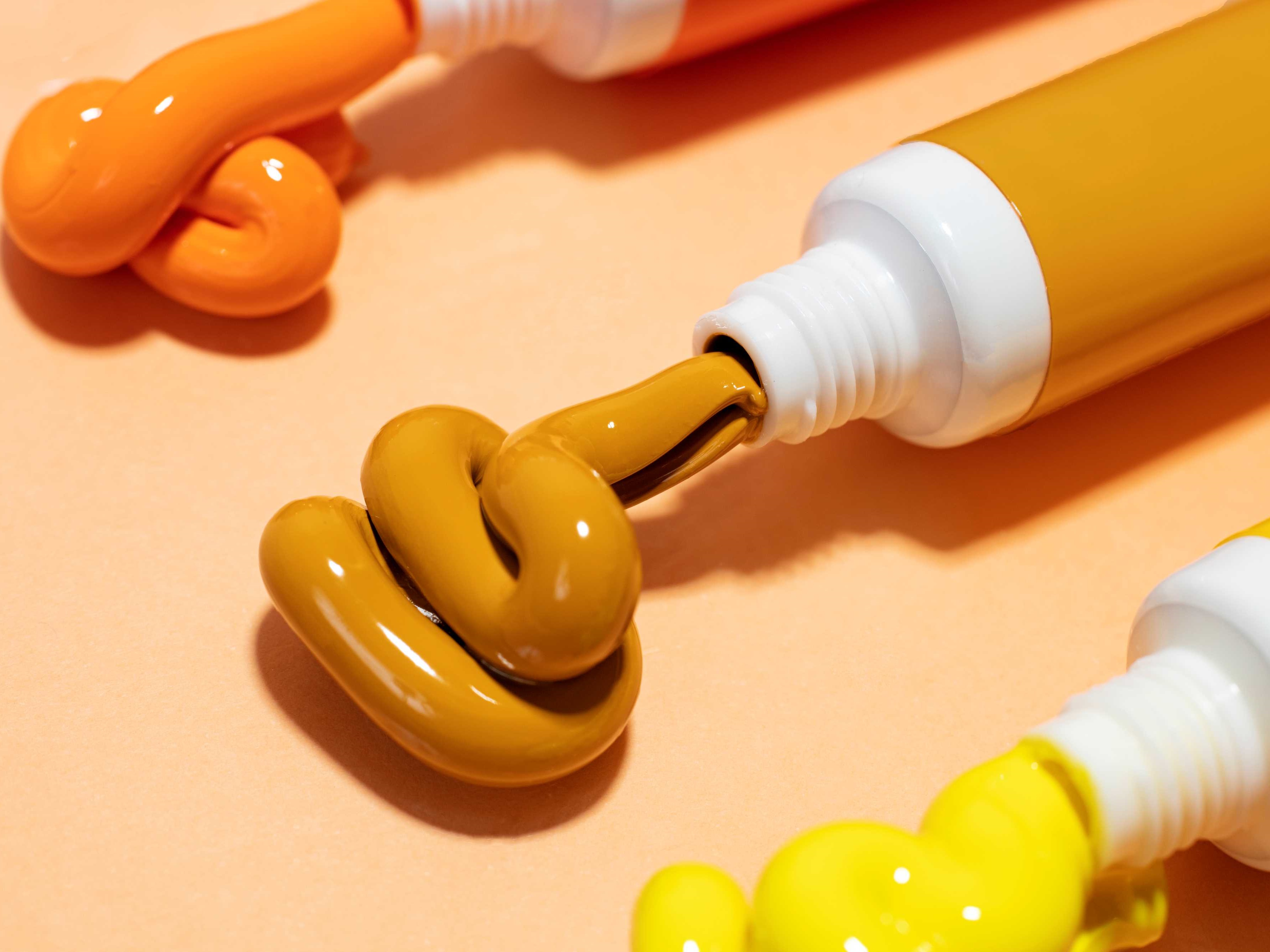 How Neon Orange Color Pigments Are Used in Plastics and Coatings | Wanlong